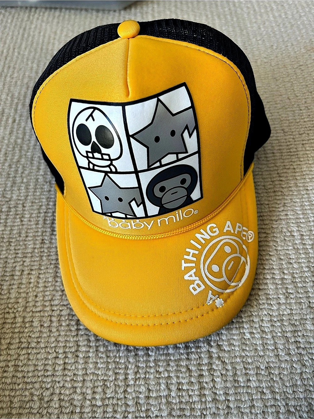 Dothis Mens Yellow & Black Graphic Trucker Hat